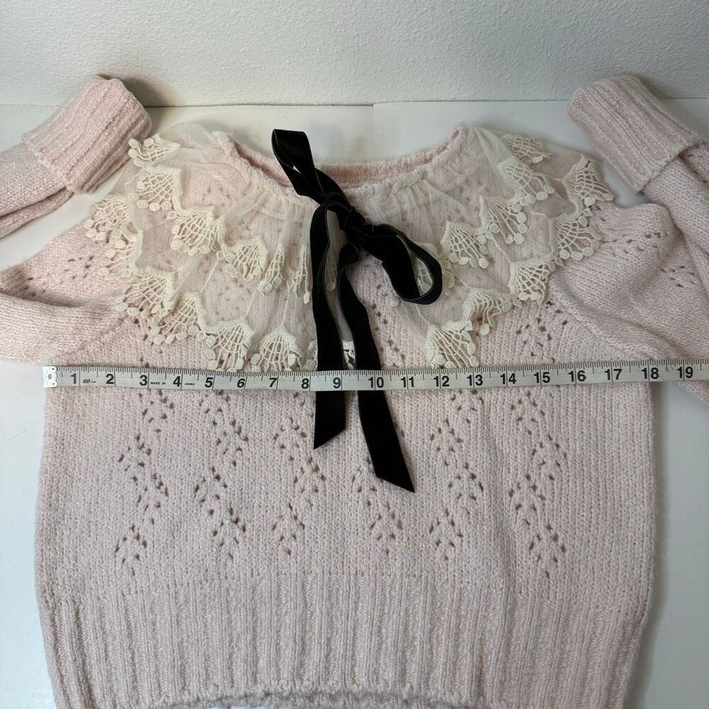 Free People Hold Me‎ Closer Lace Yoke Bow Sweater Size Small - Picture 8 of 8